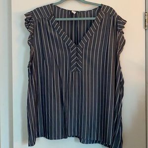 3/$15 - ON Stripe Flutter Sleeve V Neck Top Button